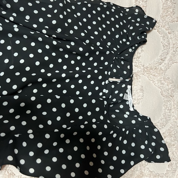 Black & White polka dot cap sleeve shell - Picture 2 of 3